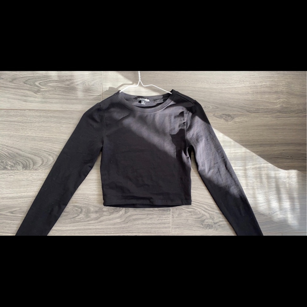 Fashion Nova crop top long sleeve 💛